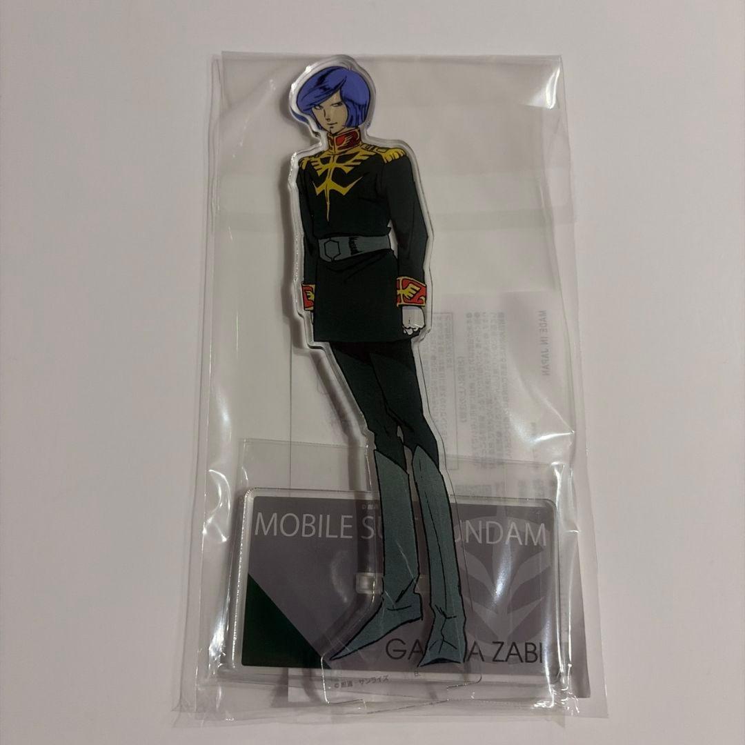 Acrylic Stands 5