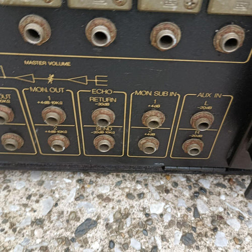 Analog Mixer 3151)Yamaha Em-150Ii