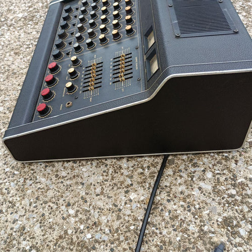 Analog Mixer 3151)Yamaha Em-150Ii