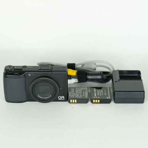 Ricoh Compact Digital Camera 1,522 Gr Iii