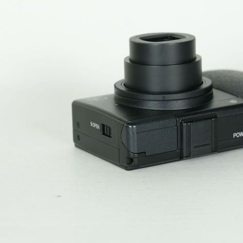 Ricoh Compact Digital Camera 1,522 Gr Iii