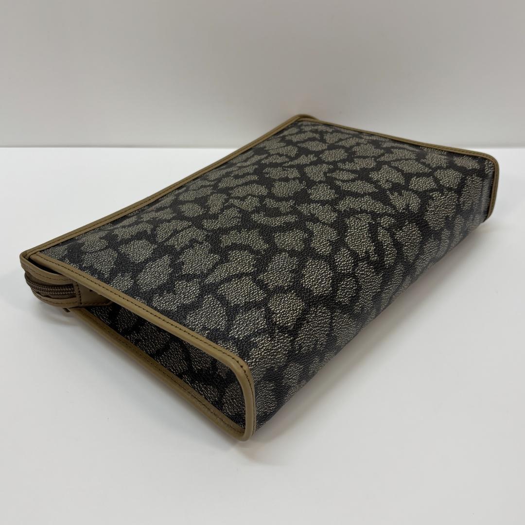 Yves Saint Laurent Clutch Bags Mbz977