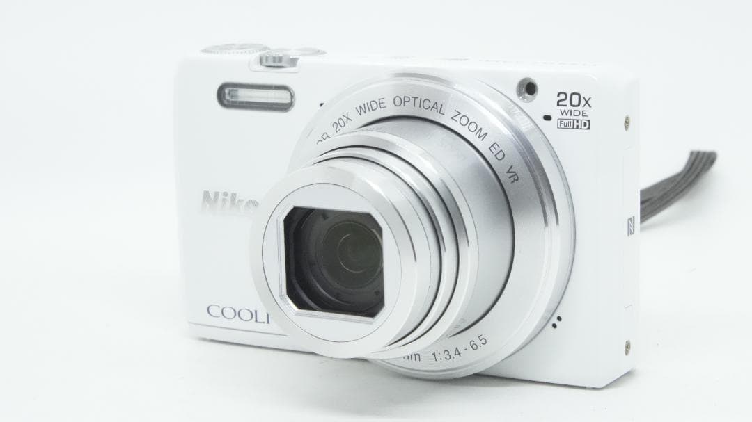 Compact Digital Camera D2136 Nikon Coolpix S7000