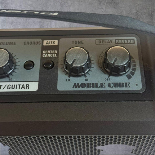 Roland Guitar Amplifiers Mobile Cube