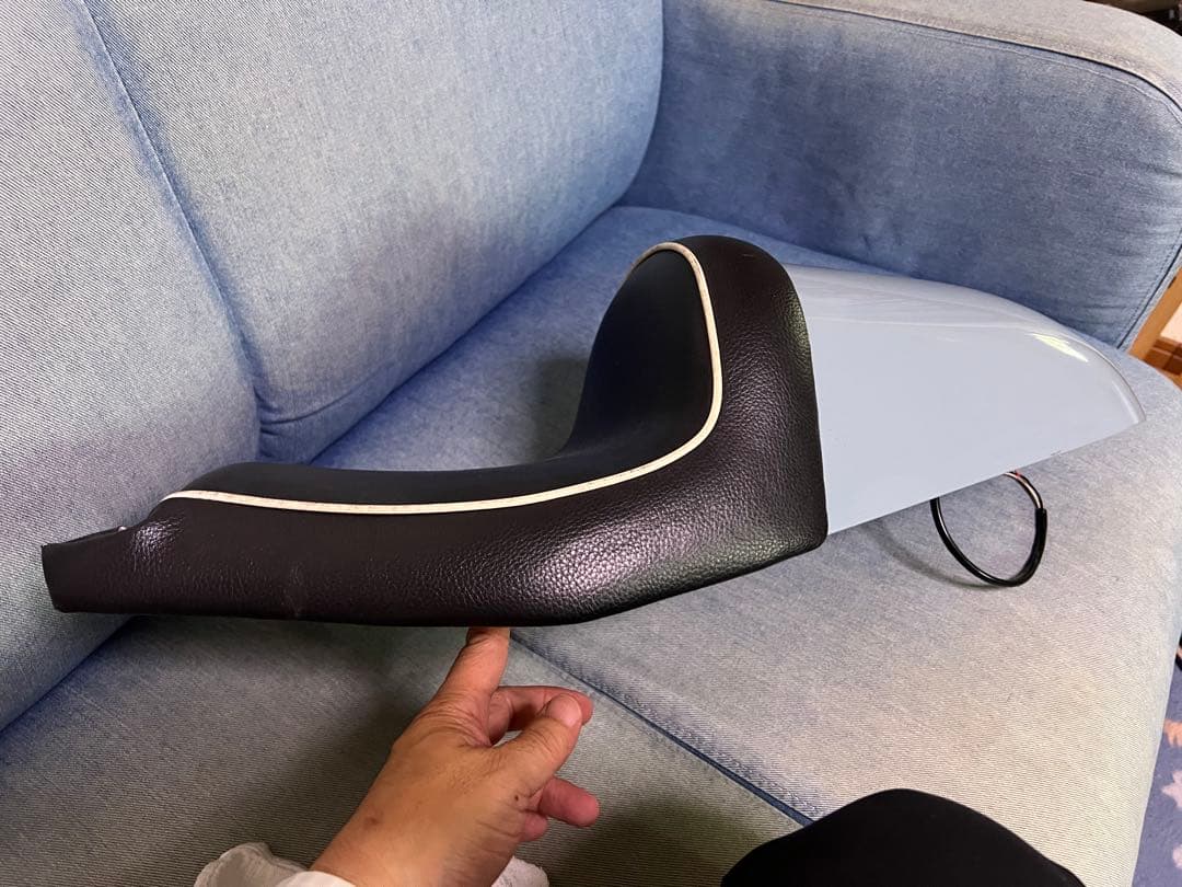 Seats W650