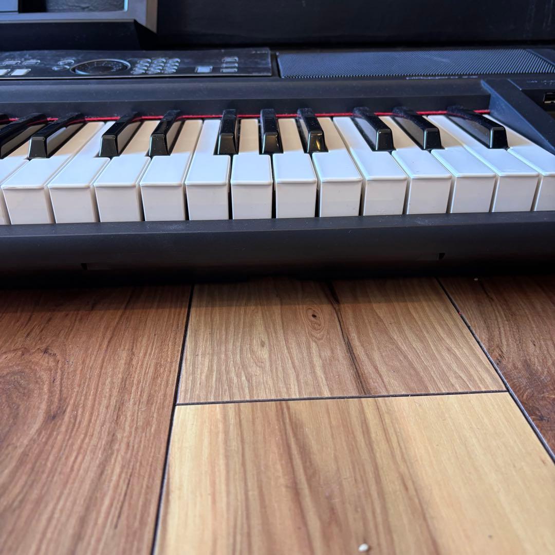 Yamaha Keyboards Digital Pianos Np-V80 Piaggero