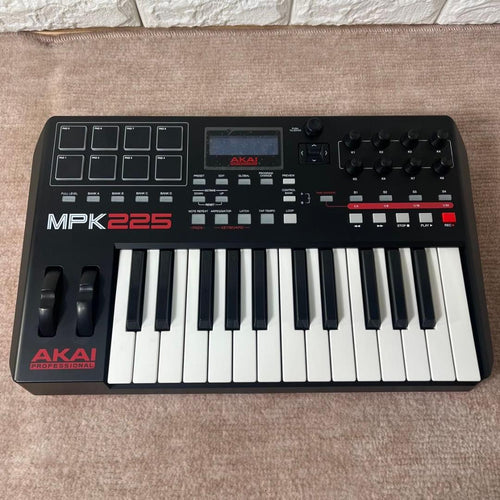 Akai Professional Midi Keyboard Pad Mpk225