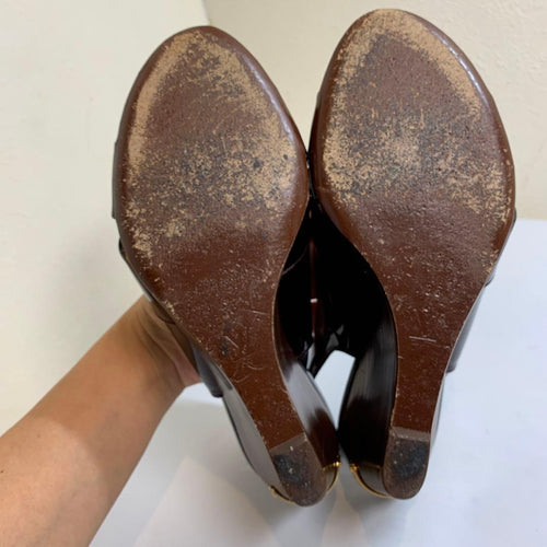 Louis Vuitton Sandals 36 23