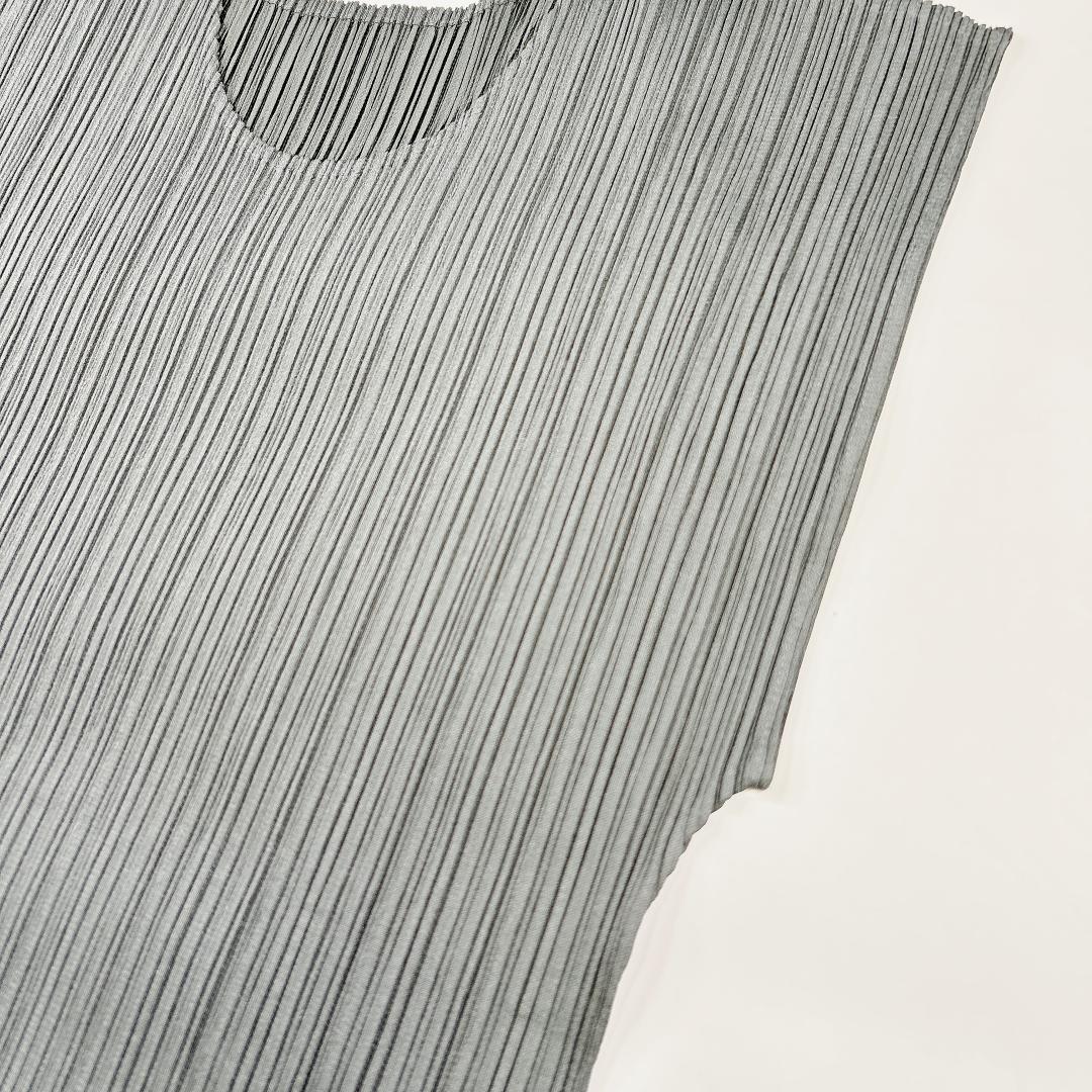 Issey Miyake Sleeveless L