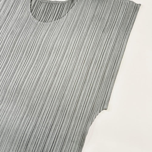 Issey Miyake Sleeveless L