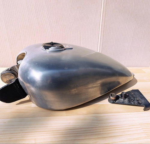 Yamaha Motor Tanks Sr400 2% 33