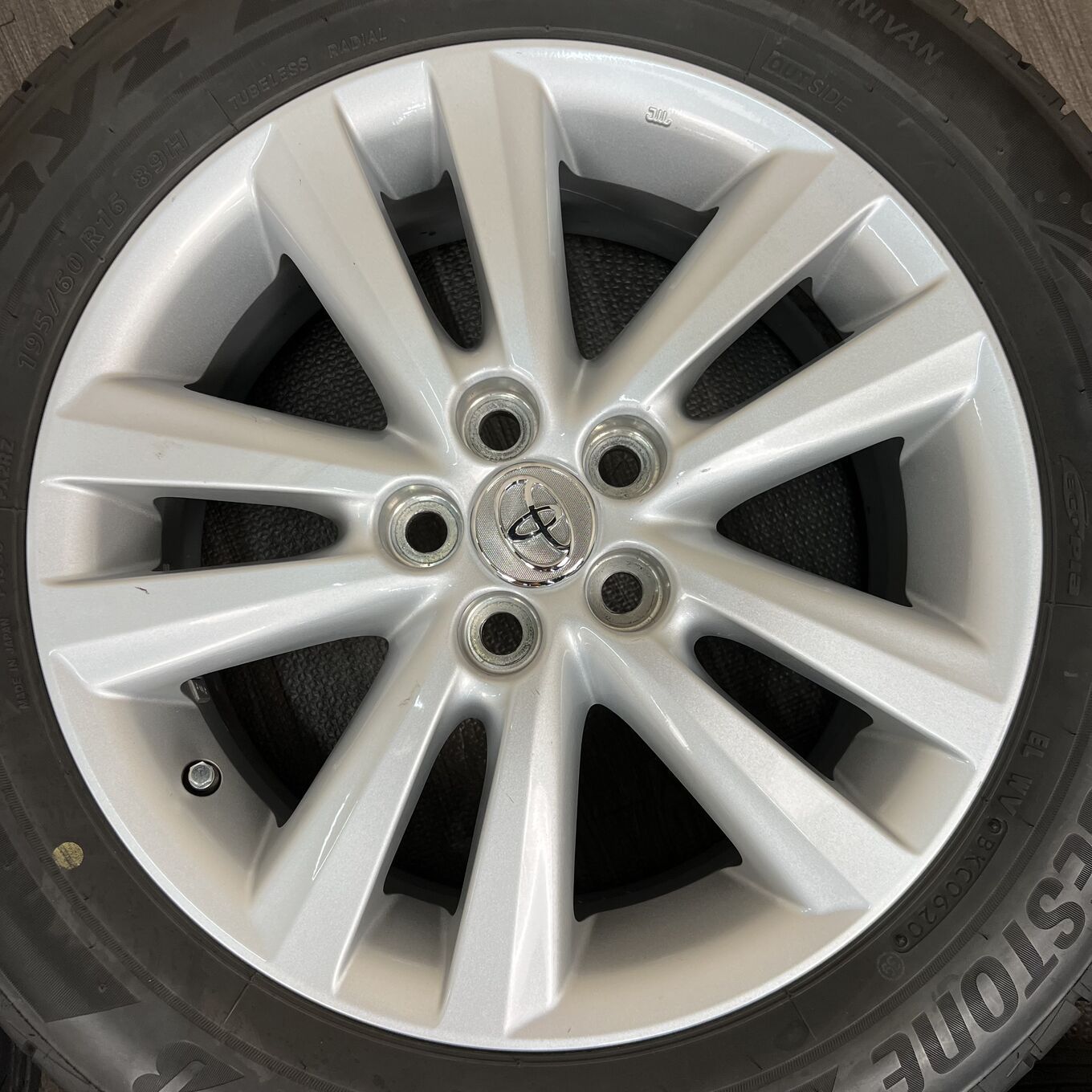 Toyota 16 Inches Wish 5X100 #37D40426