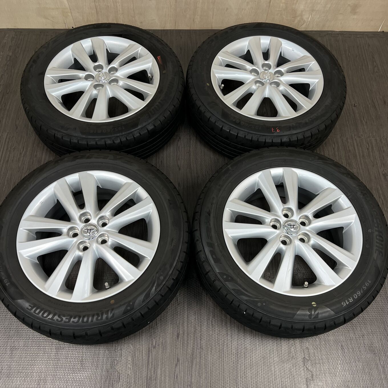 Toyota 16 Inches Wish 5X100 #37D40426