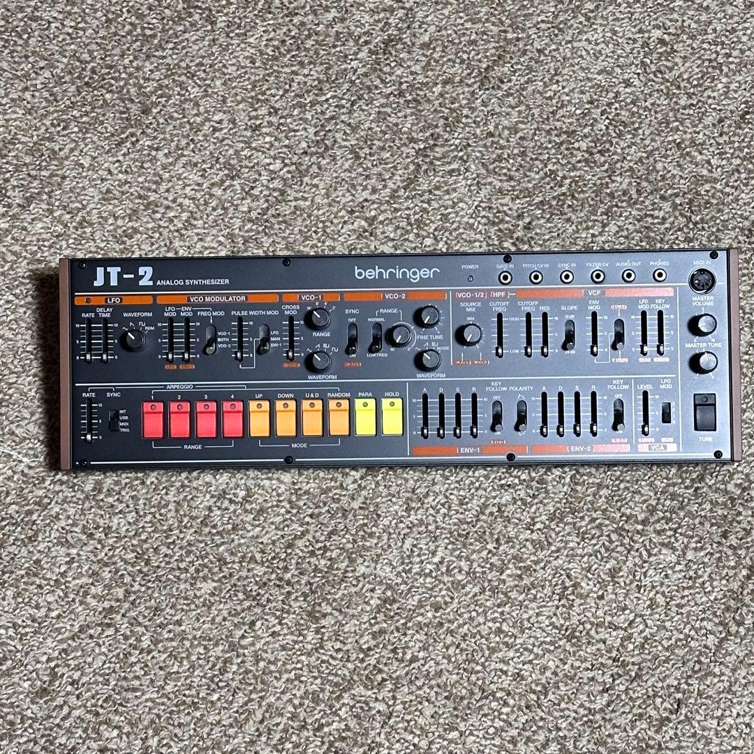 Analog Synthesizers Behringer Jt-2