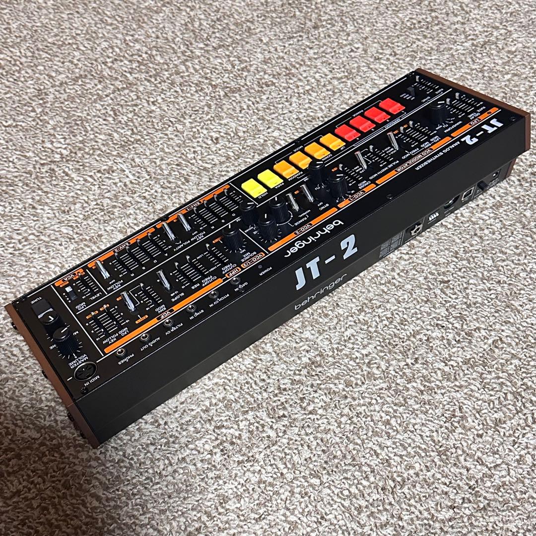 Analog Synthesizers Behringer Jt-2
