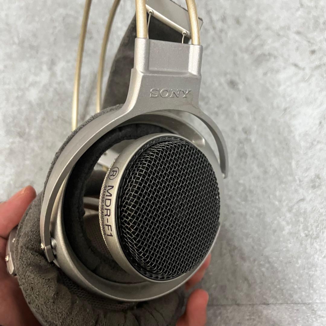 Sony Wired Headphones Mdr-F1