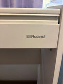 Roland Keyboards Digital Pianos F701