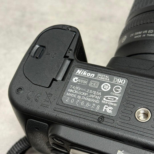 Nikon Digital Slrs Nikond90 Nikkor 18-105Mmf/3.5-5.6G