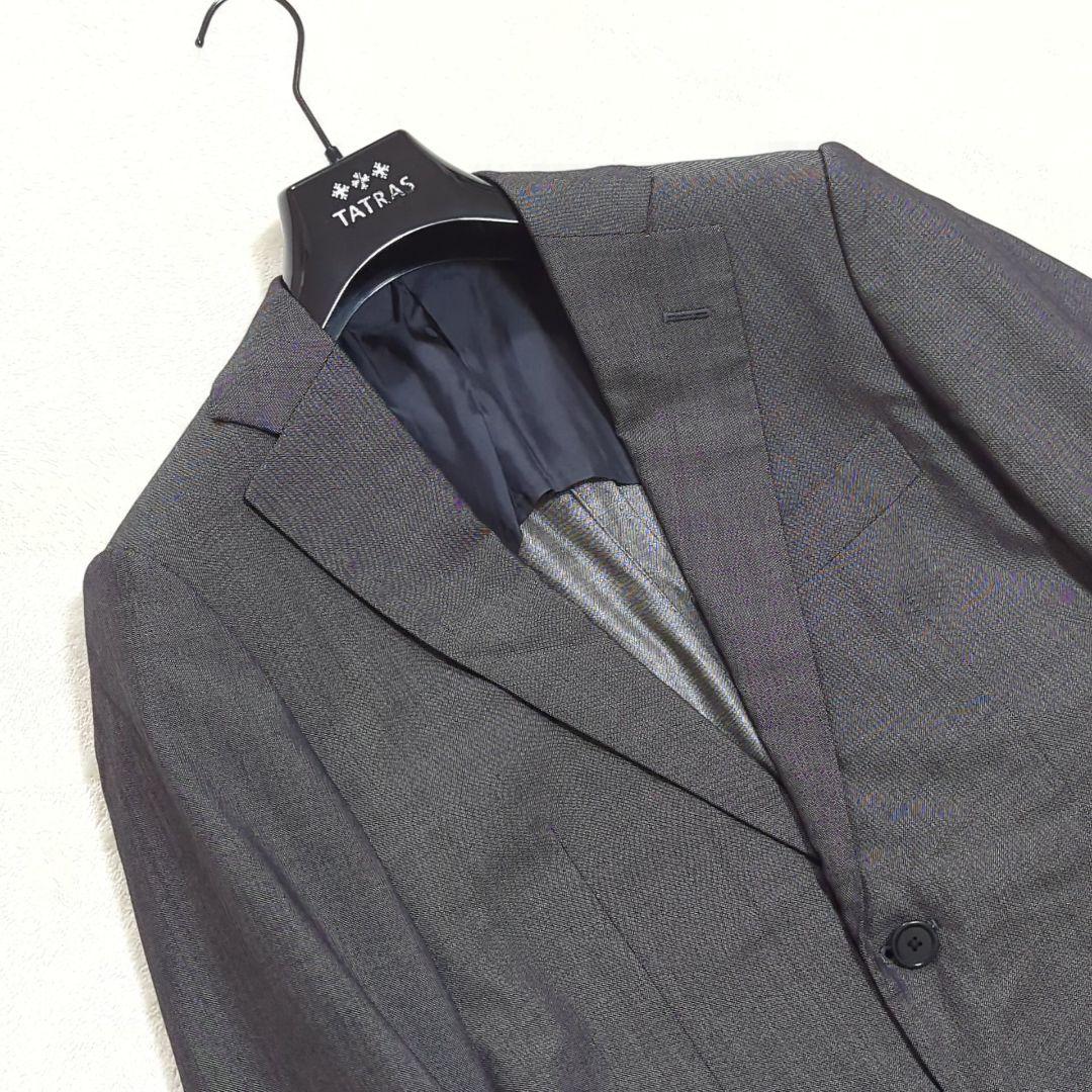 Tomorrowland Business Suits 2026