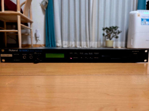 Roland Samplers S-330