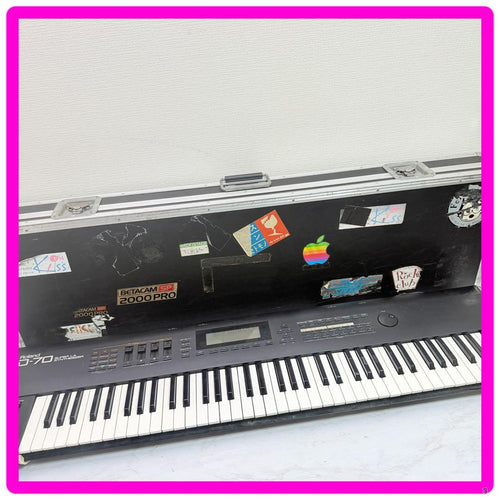 Roland Analog Synthesizers D-70 76
