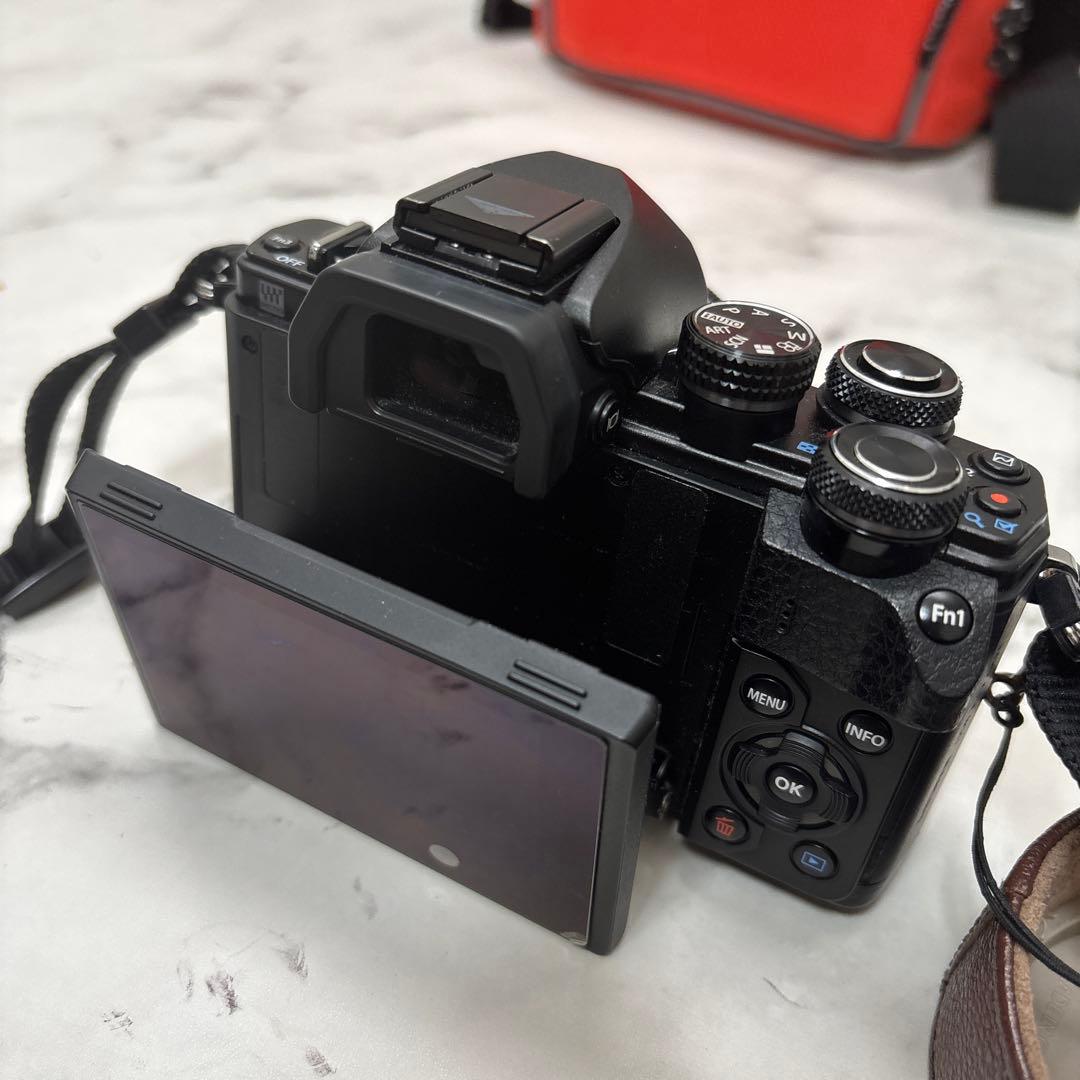 Olympus Mirrorless Interchangeable Lens Cameras Om-D E-M10Mark2