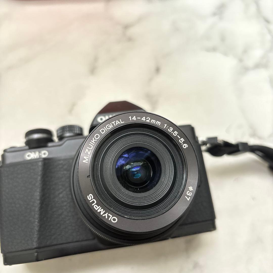 Olympus Mirrorless Interchangeable Lens Cameras Om-D E-M10Mark2