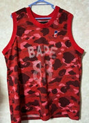 Een badende aap shirts tanktops