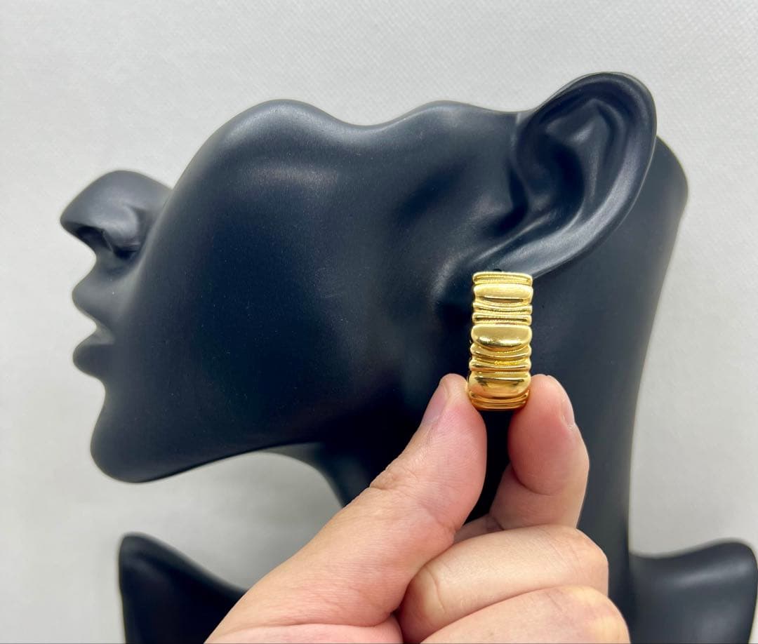 Cartier Clip-On Earrings 1992 750