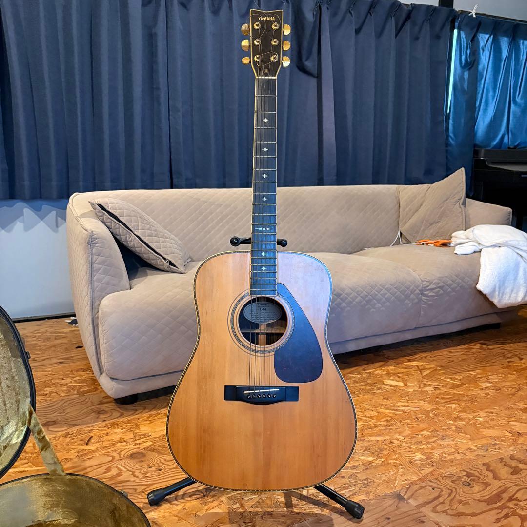 Acoustic Guitars Yamaha 1979