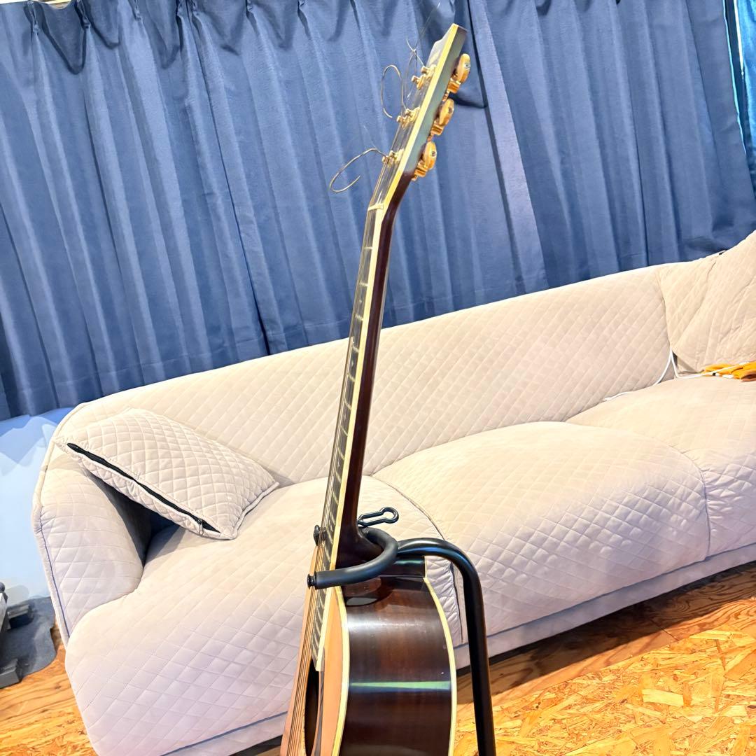 Acoustic Guitars Yamaha 1979