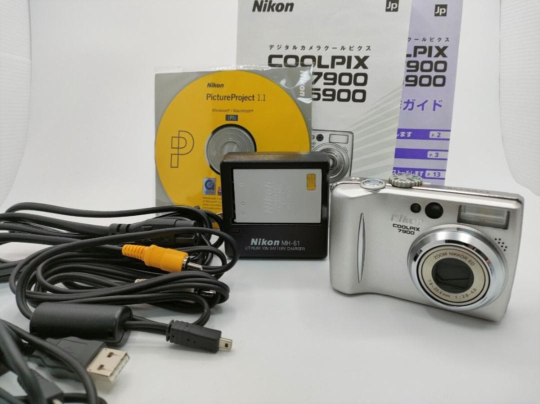 Compact Digital Cameras Nikon Coolpix 7900
