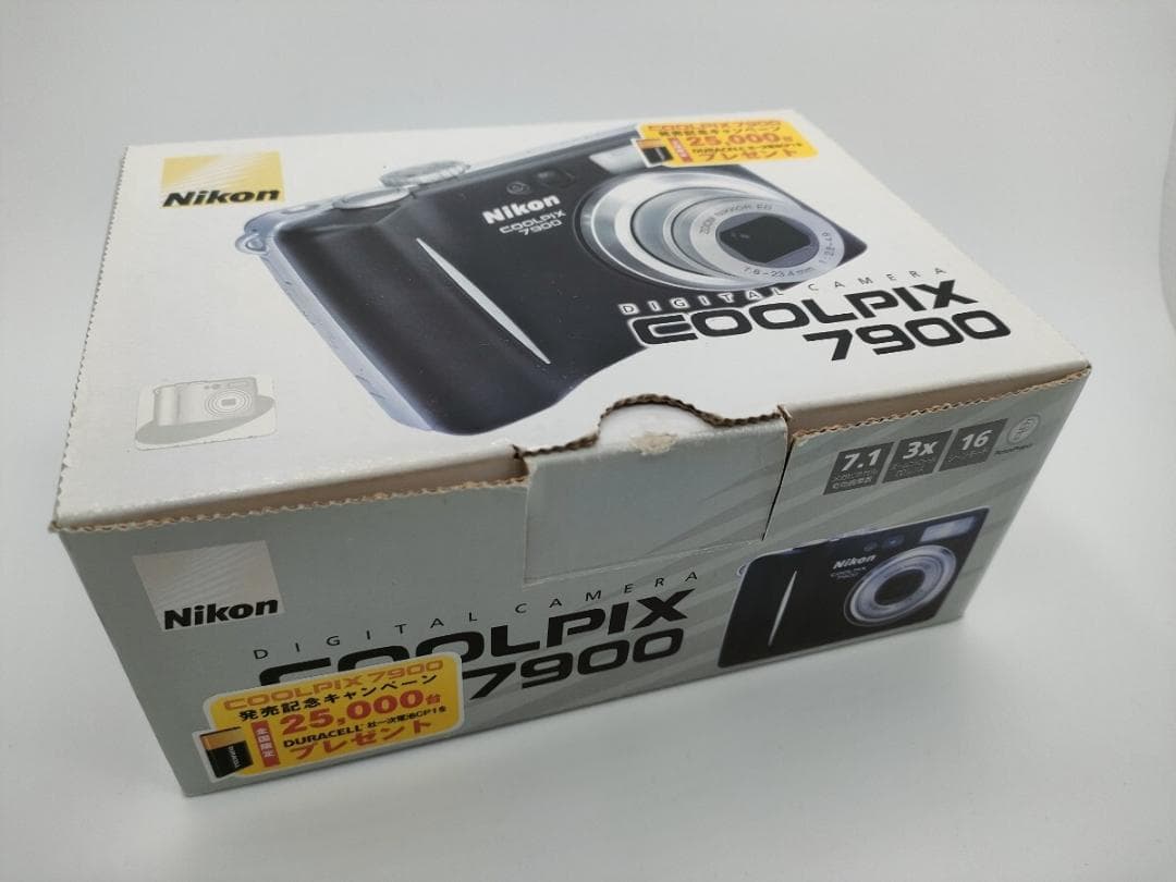 Compact Digital Cameras Nikon Coolpix 7900