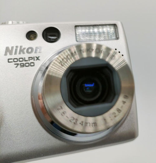 Compact Digital Cameras Nikon Coolpix 7900