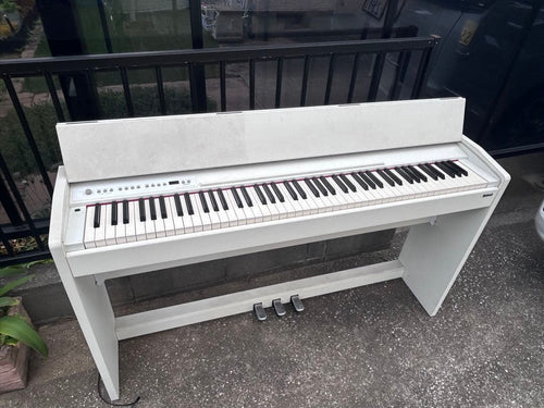 Roland Keyboards Digital Pianos F-110 2010 Ok