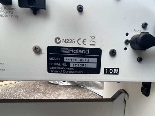 Roland Keyboards Digital Pianos F-110 2010 Ok