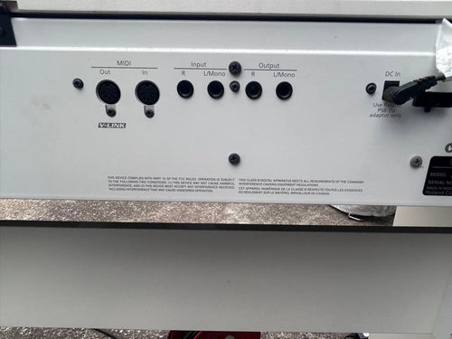 Roland Keyboards Digital Pianos F-110 2010 Ok