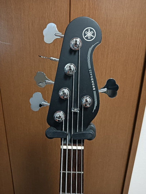 Yamaha Electric Basses Bb235