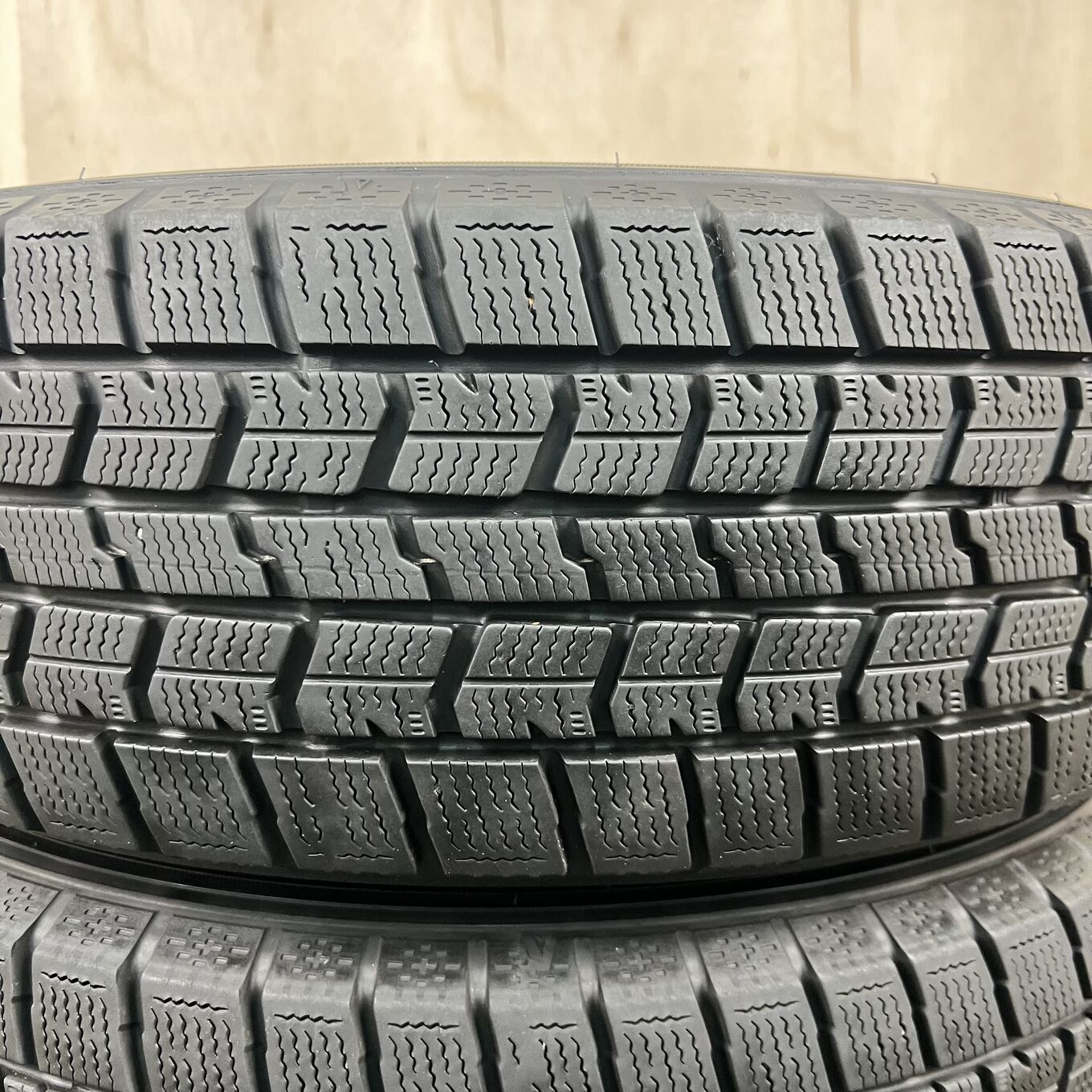 Toyota 16 Inches Goodyear 195/65R16 #465S40925