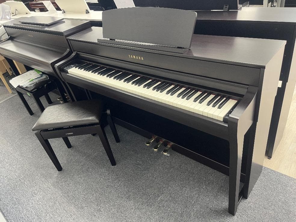 Yamaha Keyboards Digital Pianos 88909 Clp745R 23