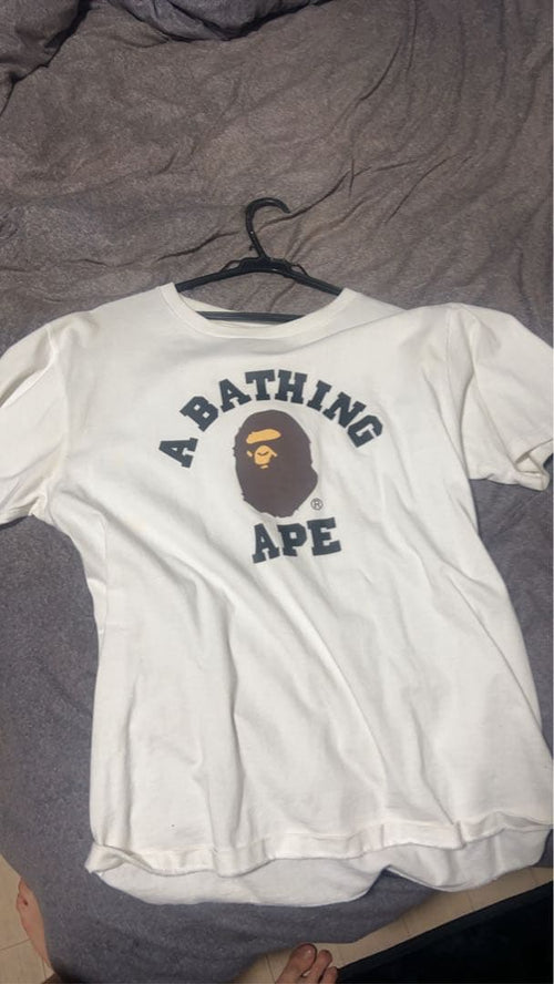 Een badende aap T-shirts T