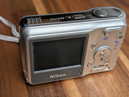 Compact Digital Cameras Nikon Coolpix L3