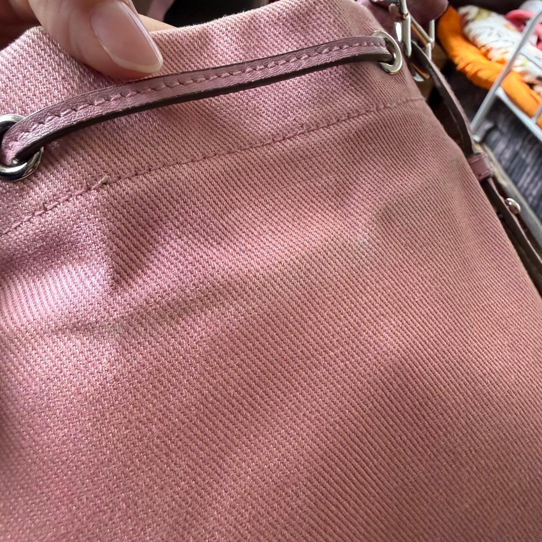 Yves Saint Laurent Tote Bags