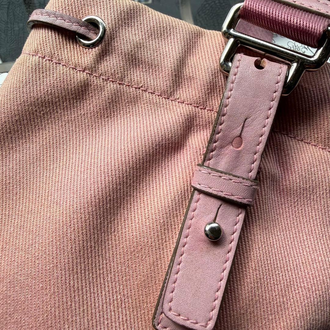 Yves Saint Laurent Tote Bags