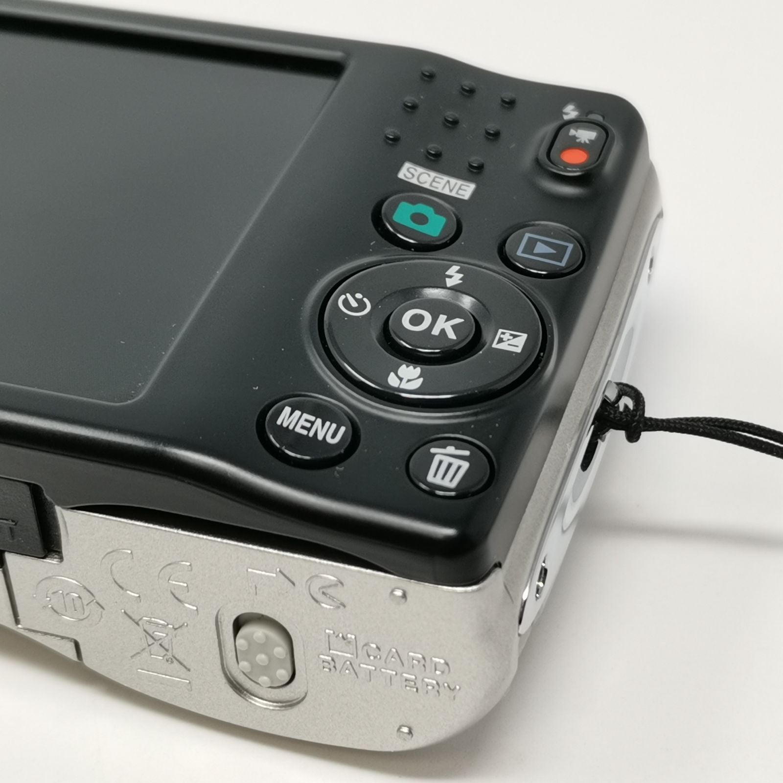 Nikon Compact Digital Camera Coolpix L26 Sd Kkvnko4801