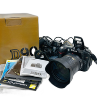 Nikon Digital Slr A D90 Af-S Nikkor 18-200Mm Vr Ii