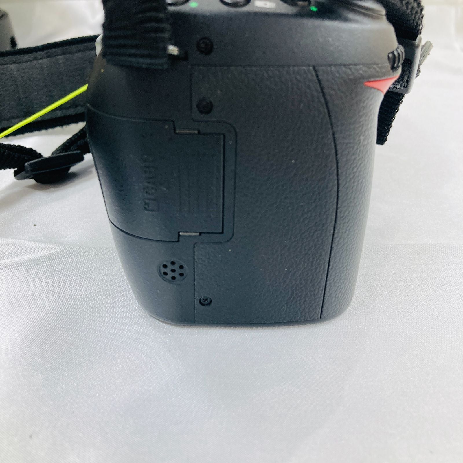 Nikon Digital Slr A D90 Af-S Nikkor 18-200Mm Vr Ii