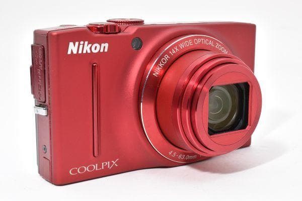 Nikon Compact Digital Camera Cooipix S8200 #784