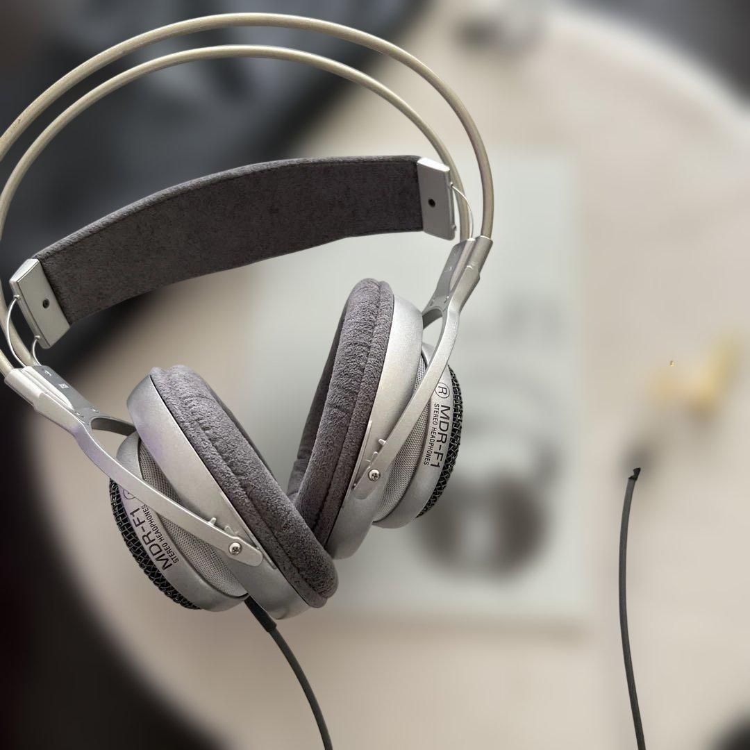 Sony Wired Headphones Mdr-F1