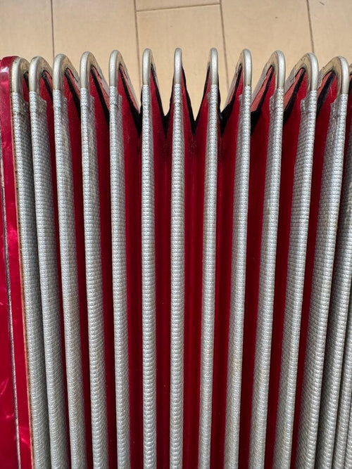 Yamaha Accordions 32 21 8905